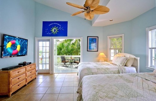 Truman Annex House | Palm Trees Ocean Breeze Key West FL
