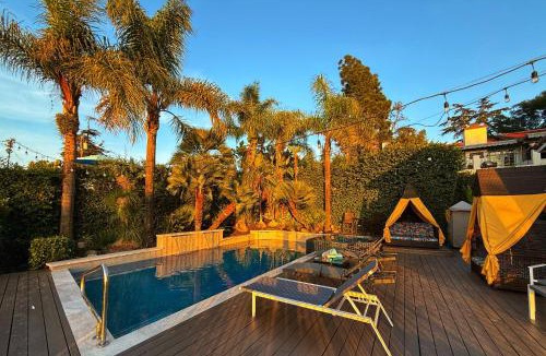 North Tustin Villa | Panorama Tropical Resort & Spa with Sunset City View