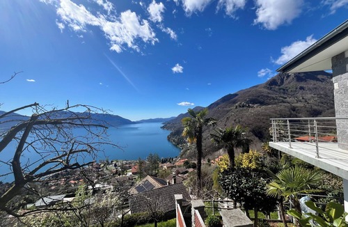 Piancassone House | Panorama-Villa über dem Lago Maggiore: Privatpool, Seeblick & Traumterrassen