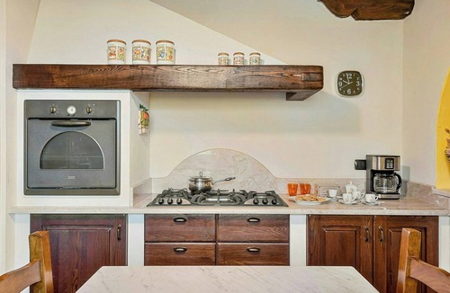 Gassano House | Panoramic villa with pool in Lunigiana