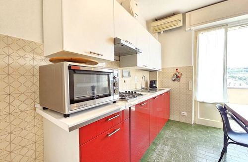 Rapallo Apartment | [Parking,WiFi, Netflix] Sunny Sea View Haven