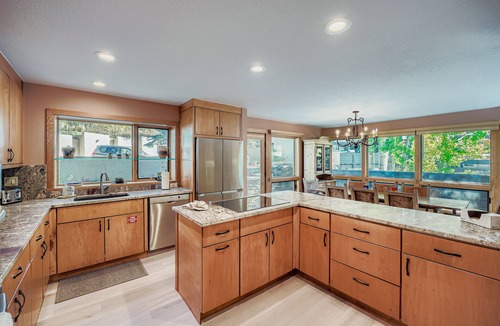 Vail House | Peaceful and Inviting Spacious Home, Heated Pool and Hot Tub -Summer Amenities