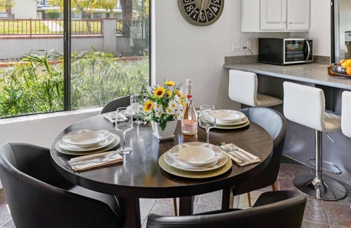 South Redlands Villa | Peaceful Private Retreat In The Heart Of Town!