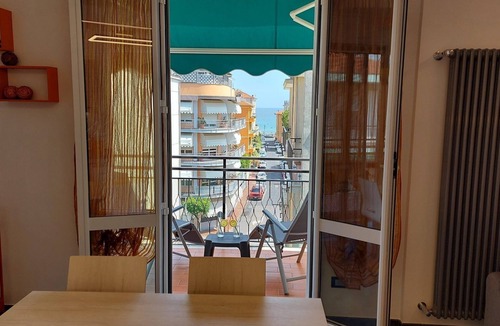 Diano Marina Apartment | Perfect stay in Diano Marina: sea, comfort and relaxation at your fingertips.