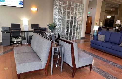 Inglewood Hotel | Perfect Stay Near Beaches & Family Attractions | Universal & Disneyland