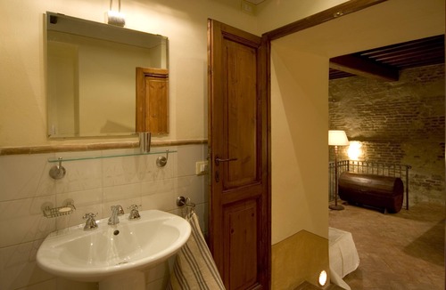 Montefalco Apartment | Perugino vacation apartment with garden and pool