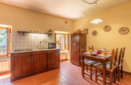 Monte Santa Maria Tiberina Apartment | Pet friendly apartment