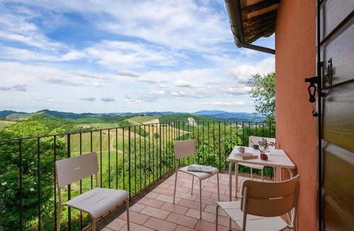 SantʼAngelo in Vado Apartment | Pet friendly apartment in Sant'Angelo in Vado