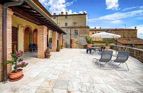 Mazzolla House | Pet friendly home in Mazzolla