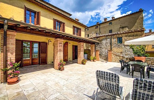Mazzolla House | Pet friendly home in Mazzolla