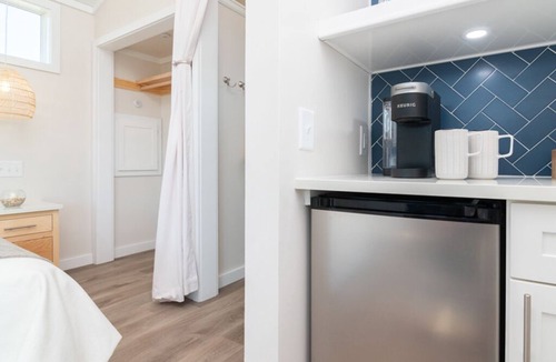 Sugarloaf Key Cottage | Pet-Friendly Lakefront Bunglaow - Sugarloaf Key - Great Amenities (21)