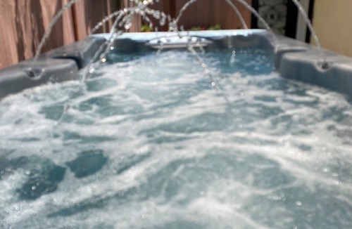 Los Angeles House | Phtamanoric house. Sleeps 15 with lap pool/jacuzzi and jungle room