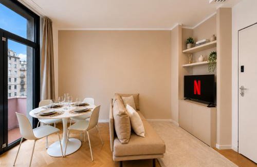 Genoa Historical Centre Apartment | Piazza Dante Luxury Suite - Design & View of the Center