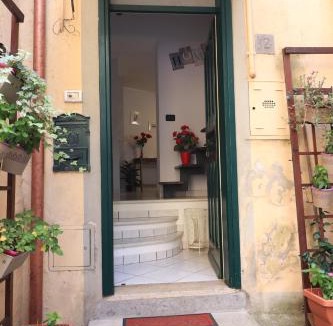 Sutri House | Platea Cavour
