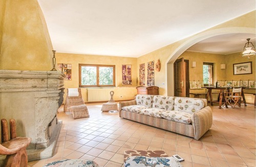 Poggio House | Pleasant and cozy villa, former farmhouse, located in the hills north of Rome within a private estat
