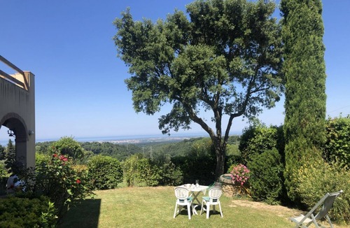 Guardistallo Apartment | Podere Morena private garden with sea view apartment Luca
