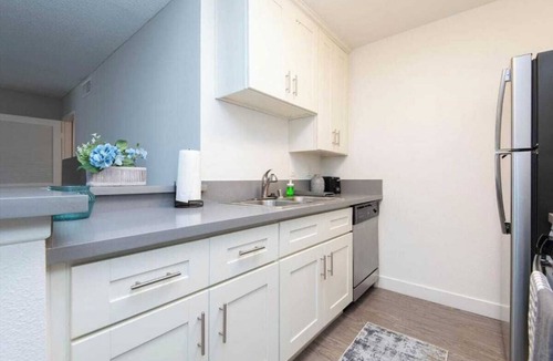 Little Armenia Apartment | Polished 1BR Hollywood Apt w Rooftop Pool & Views