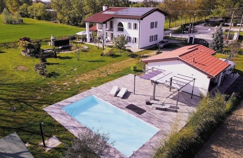 Mirano House | Pool & Garden Villa Lelia