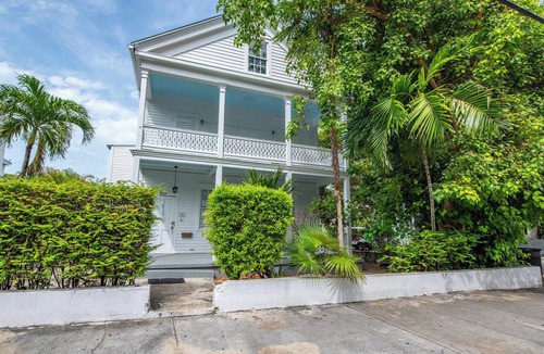 Historic Seaport Apartment | Pool, Pet Friendly, & Near Duval - Sugar Pie Suite