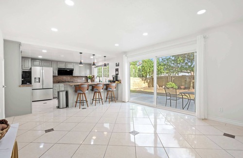 Norwalk House | Premium Queen Room Private Ensuite Bright