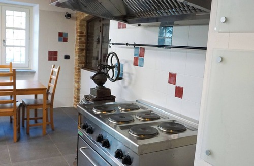 Nizza Monferrato House | Primarosa Country House with pool