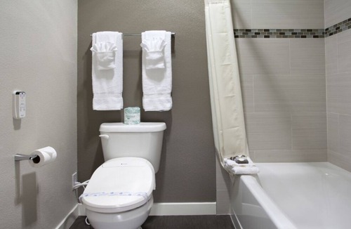 Torrance House | Prime Location! Free Parking Onsite, Minutes to Janet Shour Pocket Park