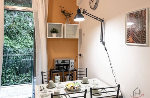 San Teodoro Apartment | [Prince Suite] Trains 4 min A/C Super Wifi