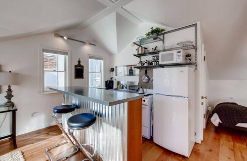 Old North Boulder House | Private Central Boulder Guest House w/Deck & Flatiron Views - 3 min to Pearl St