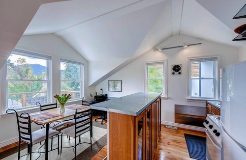 Old North Boulder House | Private Central Boulder Guest House w/Deck & Flatiron Views - 3 min to Pearl St