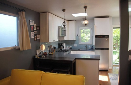 North Redondo House | Private, cozy guesthouse with full kitchen and bath and nice garden with seating