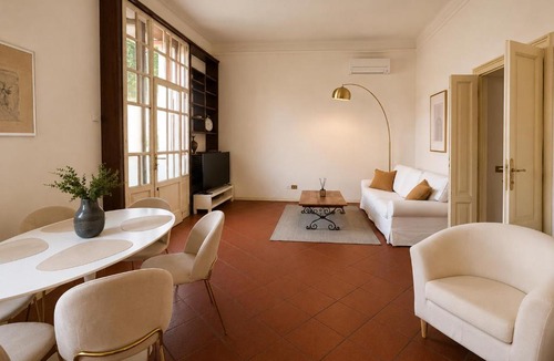 Fiera Apartment | Private Garden & Free Parking - 2 Bedroom Apartment