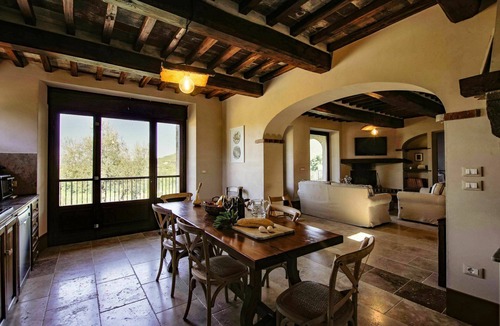 Castiglion Fiorentino Villa | Private Villa with private pool, WIFI, A/C, TV, terrace, pets allowed, parking, close to Cortona