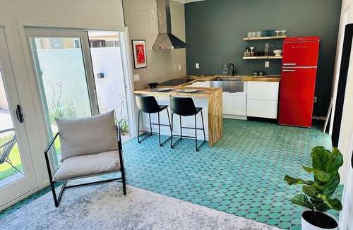 West Carson Apartment | Private NEWLY built, fully equipped & stylish guesthouse