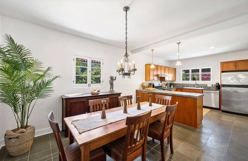 Mid-Wilshire House | Private Spanish 4BR w/Yard · Outdoor Dining · Central LA · Parking