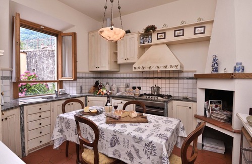 Casale Villa | Private Tuscany Villa near Florence-Saltwater Pool, Heated Jacuzzi&Cooking Class