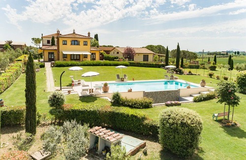 Cortona Villa | Private Villa with A/C, WIFI, private pool, patio, pets allowed, panoramic view, close to Cortona