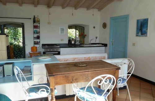 Isolalunga Apartment | Pure Mediterranean: Beautiful Bambola vacation Codice citra): 008030-LT-0157