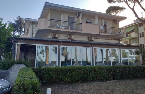 Pineto Bed & Breakfast | Quadruple room 5 minutes from the sea