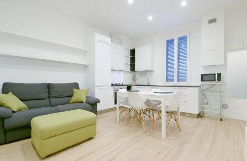 Province of Bologna Apartment | Queen Home Nicolle