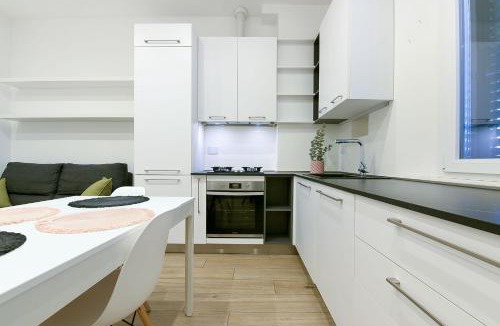 Province of Bologna Apartment | Queen Home Nicolle
