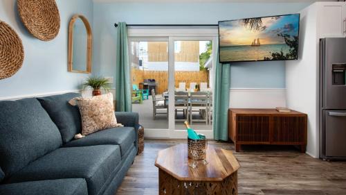 Uptown - Upper Duval House | Queen of Louisa by Last Key Realty