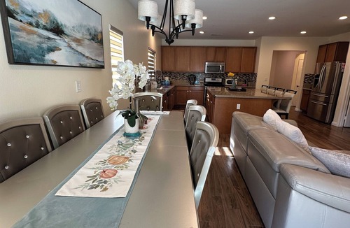 Beaumont House | Quiet Modern Home Spacious & Work-Friendly