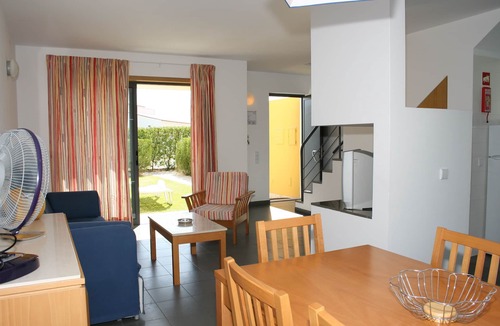 Alporchinhos Apartment | Quinta das Figueirinhas & Quintinha Village