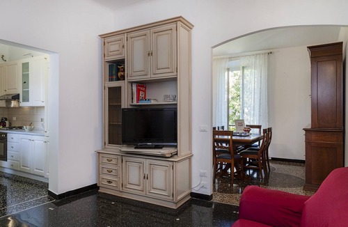 Quinto al Mare Apartment | Quinto Seaview Apartment by Wonderful Italy