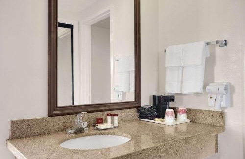 Torrance Hotel | Ramada by Wyndham Torrance