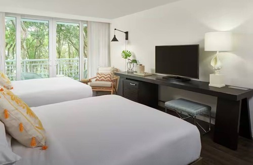 Rock Harbor Hotel | Rare Find! Waterfront Property w/2 Outdoor Pools, Pets Allowed!