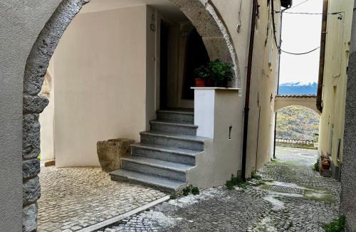 Lucoli House | Red Cottage-Campo Felice