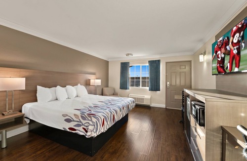 Bellflower Hotel | Red Roof Inn Los Angeles – Bellflower