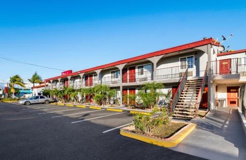 Bellflower Hotel | Red Roof Inn Los Angeles - Bellflower