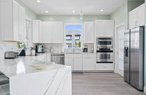Summerland Key House | ~Reel Em' Inn~ Luxury Oceanfront Summerland Key home with deep water and pool!